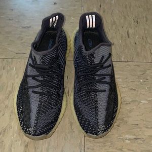 Yeezy Boost 350 V2 Carbon